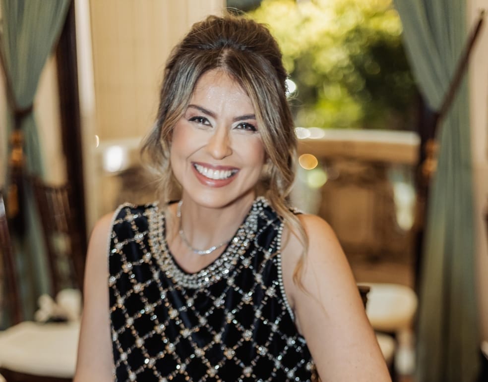 Suelen Garcia de Paula brilha na capa da 20ª edição da Revista Tok de Empreendedorismo